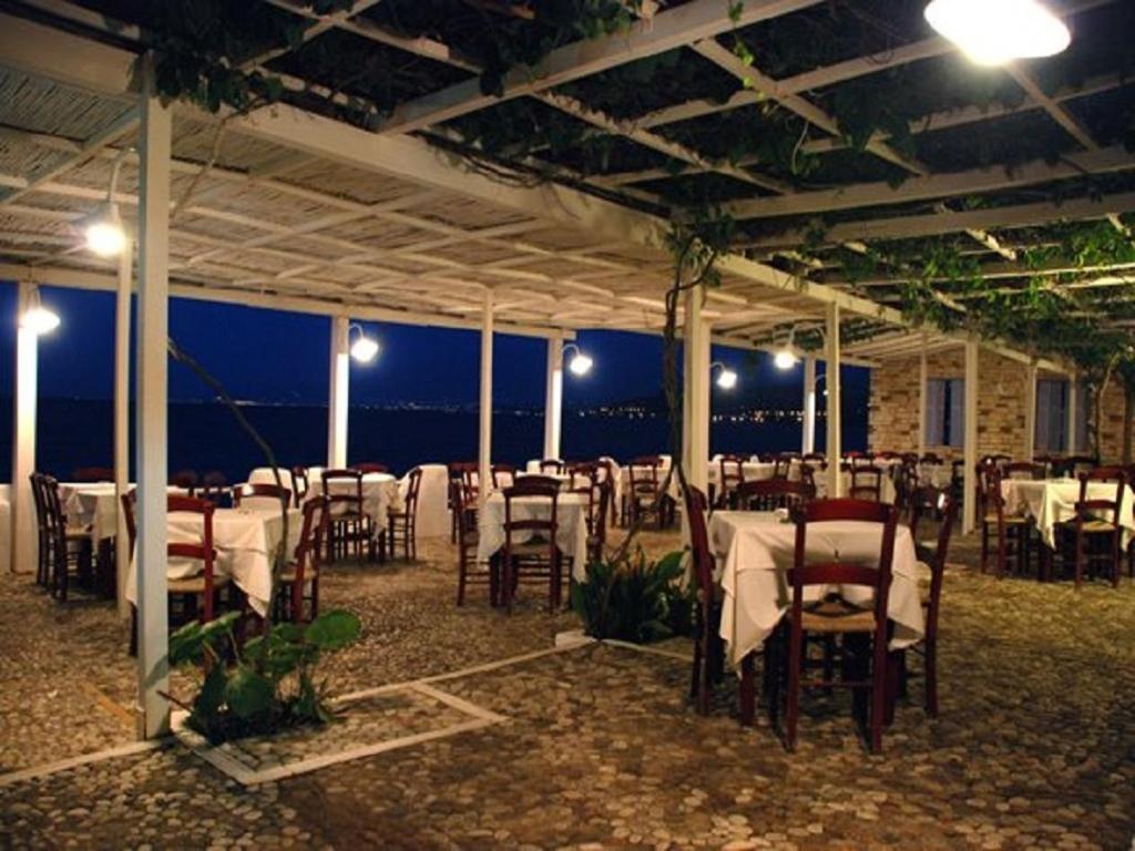 Taradella Hotel Alissos 外观 照片