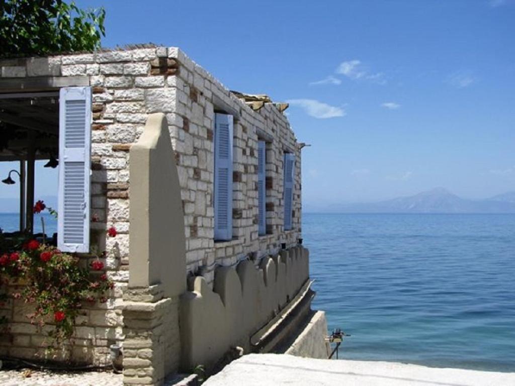 Taradella Hotel Alissos 外观 照片