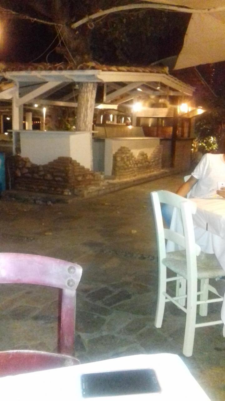 Taradella Hotel Alissos 外观 照片